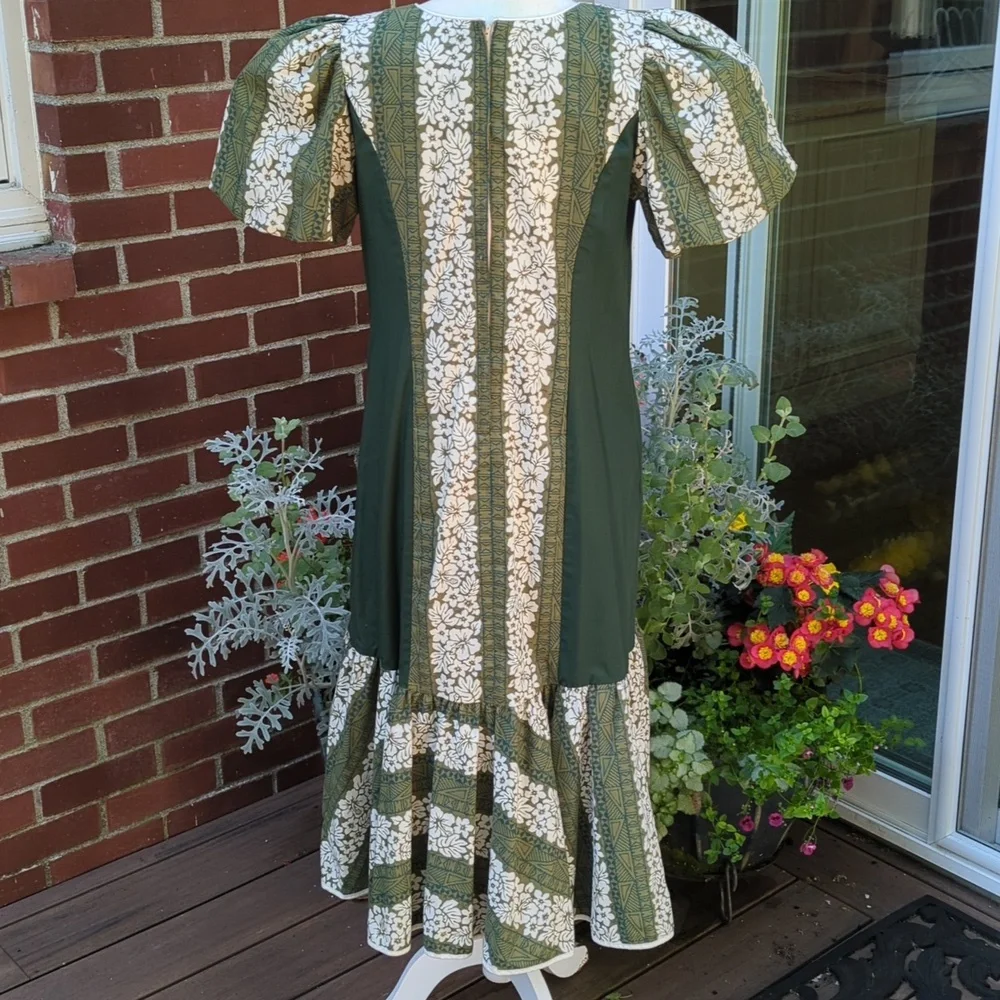 Vintage Hawaiian Lolenani Dress - Picture 9 of 10
